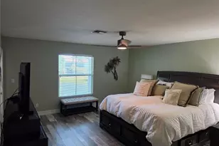 200 Diamond Cir, Naples, FL 34110 - Photo 11