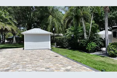 10067 Parkwood Dr, Fort Myers, FL 33905 - Photo 11