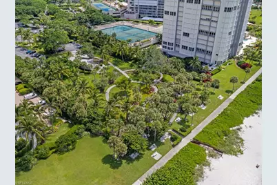 667 Park Shore Dr, Naples, FL 34103 - Photo 15