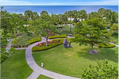 667 Park Shore Dr, Naples, FL 34103 - Photo 13