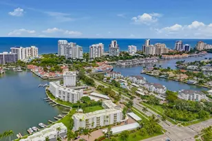 667 Park Shore Dr, Naples, FL 34103 - Photo 9