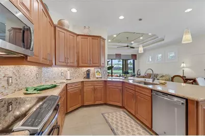 9142 Isla Bella Cir, Bonita Springs, FL 34135 - Photo 5