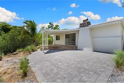 66 River Ct, Naples, FL 34110 - Photo 15