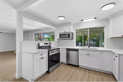 66 River Ct, Naples, FL 34110 - Photo 9