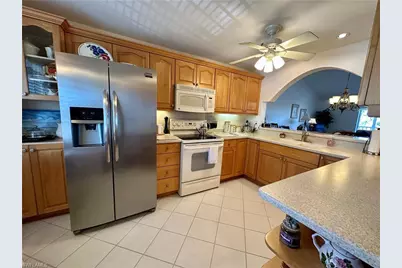 10686 Gulfshore Dr #304 A, Naples, FL 34108 - Photo 3