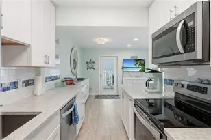 1065 Gulf Shore Blvd N, Naples, FL 34102 - Photo 3