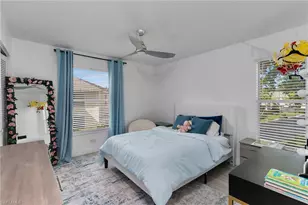653 Squire Cir, Naples, FL 34104 - Photo 17