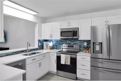653 Squire Cir #201, Naples, FL 34104 - Photo 3