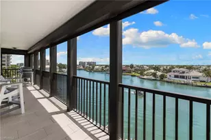 10482 Gulf Shore Dr, Naples, FL 34108 - Photo 19