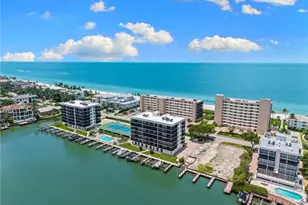 10482 Gulf Shore Dr, Naples, FL 34108 - Photo 43