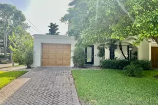 1140 5th St S, Naples, FL 34102 - Photo 31