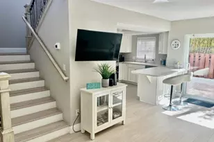 1140 5th St S, Naples, FL 34102 - Photo 9