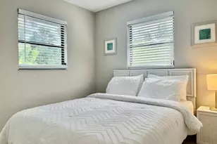 1140 5th St S, Naples, FL 34102 - Photo 27