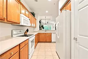 4874 Hampshire Ct, Naples, FL 34112 - Photo 7