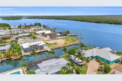 470 Madison Ct, Fort Myers Beach, FL 33931 - Photo 13