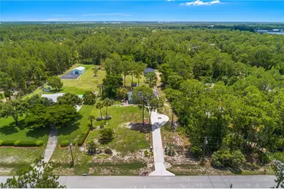 2240 19th St SW, Naples, FL 34117 - Photo 5