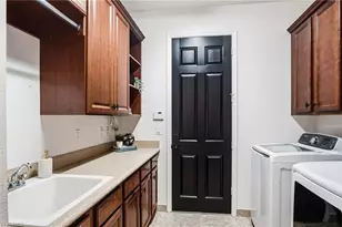 3908 Gibralter Dr, Naples, FL 34119 - Photo 41