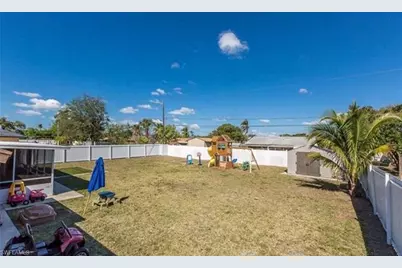 5325 23rd Pl SW, Naples, FL 34116 - Photo 9