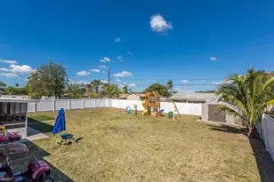 5325 23rd Pl SW, Naples, FL 34116 - Photo 9