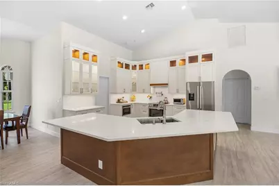 6521 Livingston Woods Ln, Naples, FL 34109 - Photo 11
