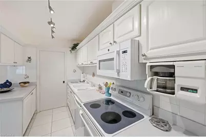 788 Park Shore Dr #H39, Naples, FL 34103 - Photo 7