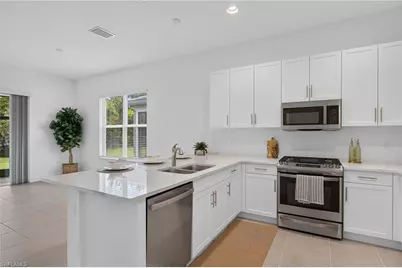 12448 Violet Ln, Naples, FL 34120 - Photo 7