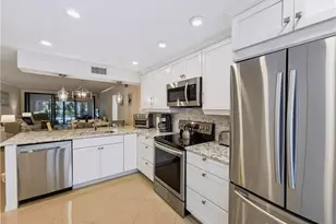 3370 10th St N, Naples, FL 34103 - Photo 9