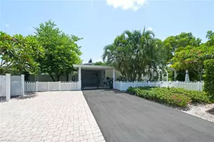 1216 10th St N, Naples, FL 34102 - Photo 5