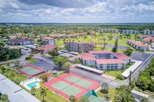 21 High Point Cir E, Naples, FL 34103 - Photo 3