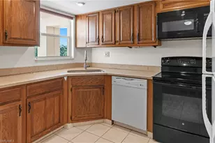 21 High Point Cir E, Naples, FL 34103 - Photo 13