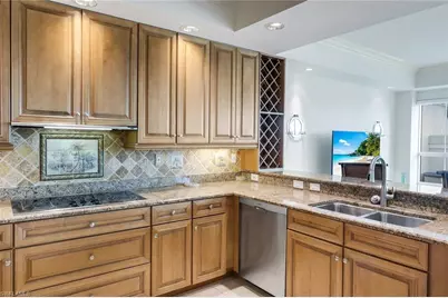 295 Grande Way #T-04, Naples, FL 34110 - Photo 9