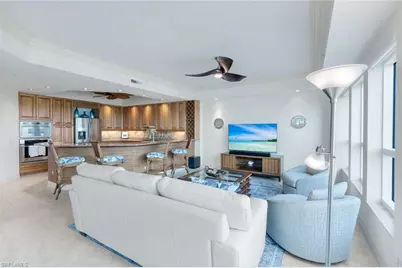 295 Grande Way #T-04, Naples, FL 34110 - Photo 5