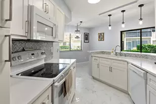 47 Bennington Dr, Naples, FL 34104 - Photo 1