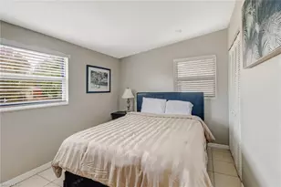 2140 Harbor Ln, Naples, FL 34104 - Photo 17