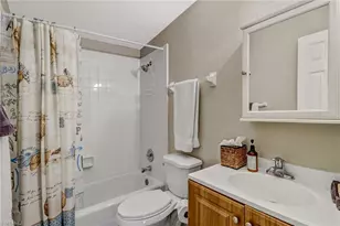 2140 Harbor Ln, Naples, FL 34104 - Photo 15