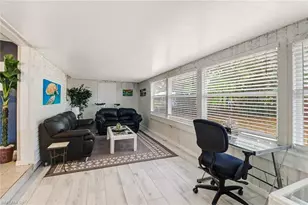 2140 Harbor Ln, Naples, FL 34104 - Photo 19