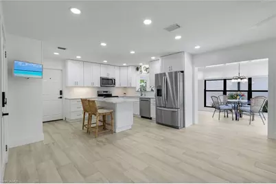 12286 McGregor Woods Cir, Fort Myers, FL 33908 - Photo 11