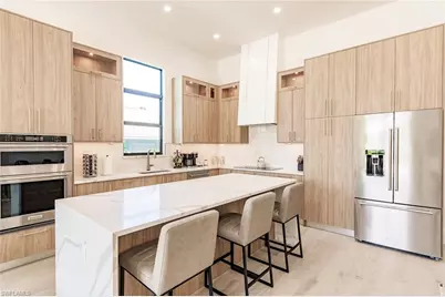 748 110th Ave N, Naples, FL 34108 - Photo 9