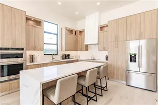 748 110th Ave N, Naples, FL 34108 - Photo 9