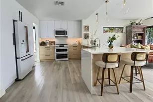 1031 Diana Ave, Naples, FL 34103 - Photo 7