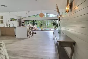1031 Diana Ave, Naples, FL 34103 - Photo 5