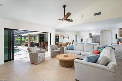 196 Monterey Dr, Naples, FL 34119 - Photo 11