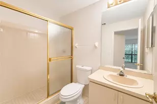 8041 S Woods Cir, Fort Myers, FL 33919 - Photo 15