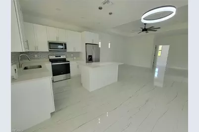 884-886 Milwaukee Blvd, Lehigh Acres, FL 33974 - Photo 3