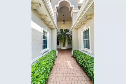 7172 Lemuria Cir #1802, Naples, FL 34109 - Photo 5