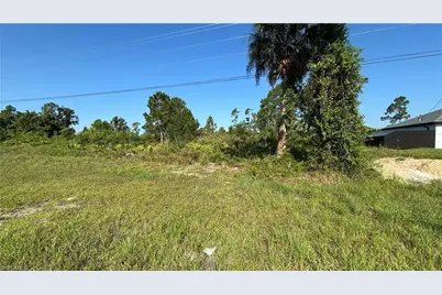 462 Columbus Blvd S, Lehigh Acres, FL 33974 - Photo 1