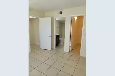 190 Santa Clara Dr #190-4, Naples, FL 34104 - Photo 11