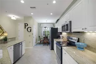4864 Hampshire Ct, Naples, FL 34112 - Photo 7