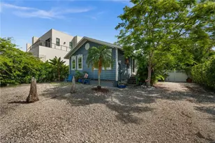 105 W Hilo St, Naples, FL 34113 - Photo 27