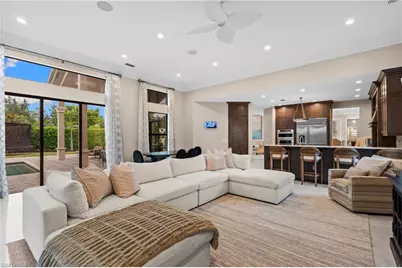 3999 Bering Ct, Naples, FL 34119 - Photo 11